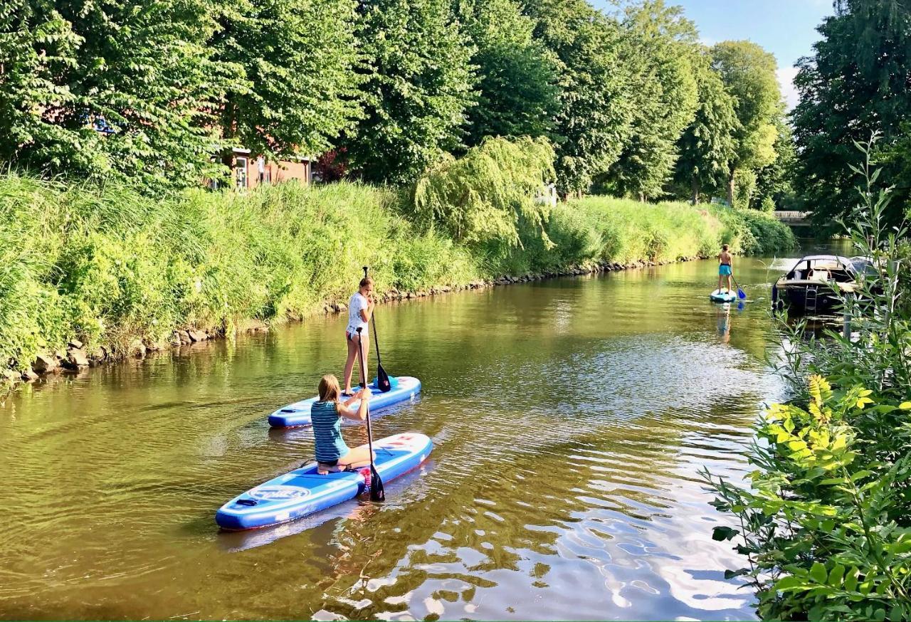 Gaestehaus Kajuete Direkt Am Wasser Friedrichstadt Luaran gambar