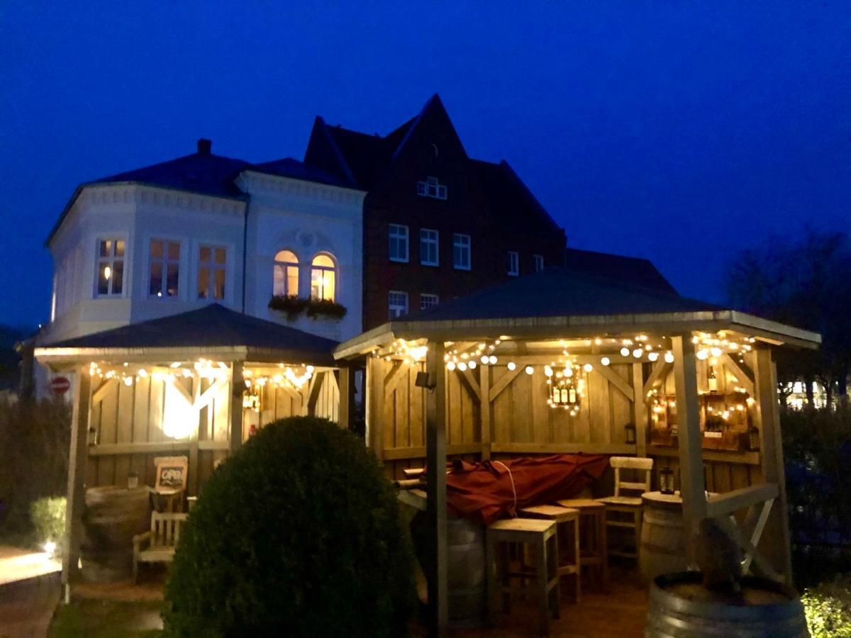 Gaestehaus Kajuete Direkt Am Wasser Friedrichstadt Luaran gambar