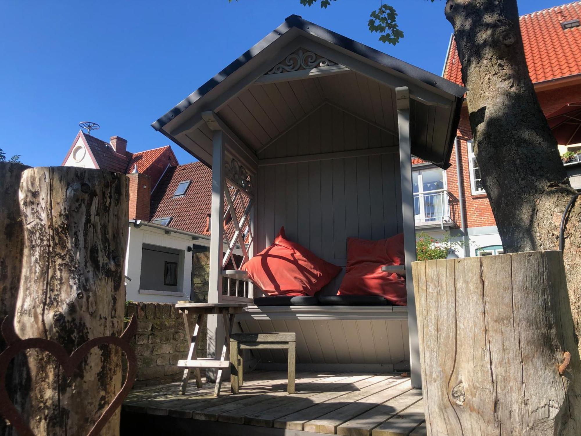 Gaestehaus Kajuete Direkt Am Wasser Friedrichstadt Luaran gambar