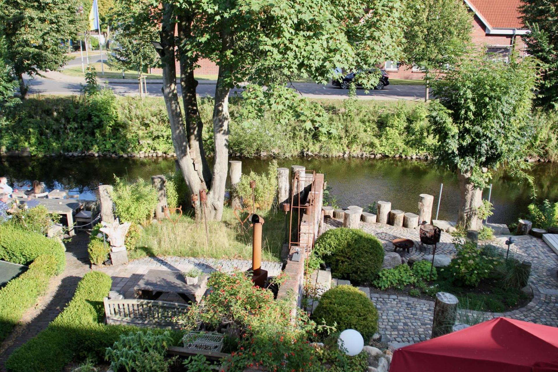 Gaestehaus Kajuete Direkt Am Wasser Friedrichstadt Luaran gambar